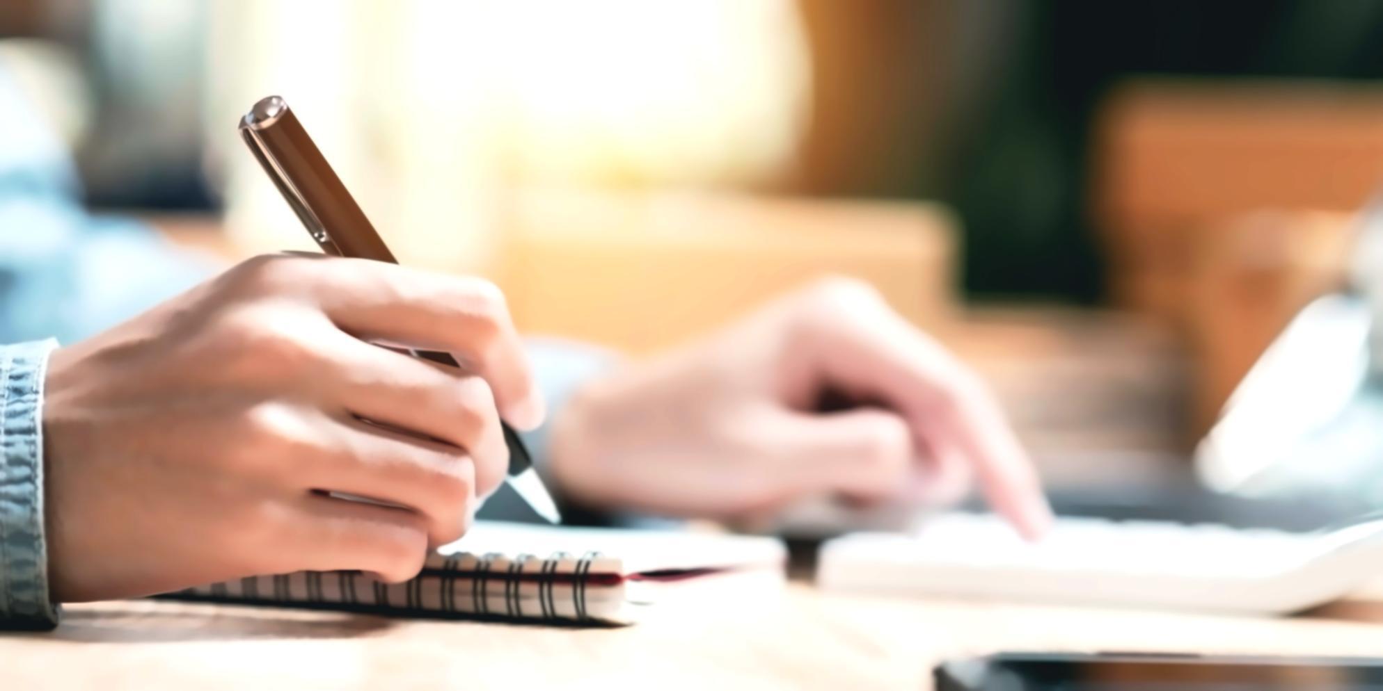 Grafic ilustrând structura unui curs de cercetare a cuvintelor cheie